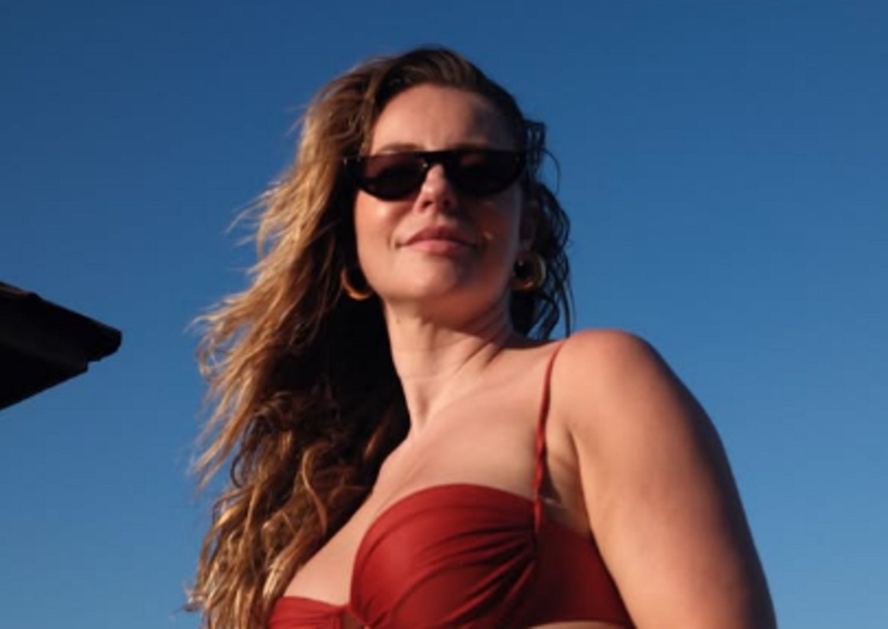 Aos 42 anos, atriz Paolla Oliveira diz que perdeu contratos ao assumir seu corpo