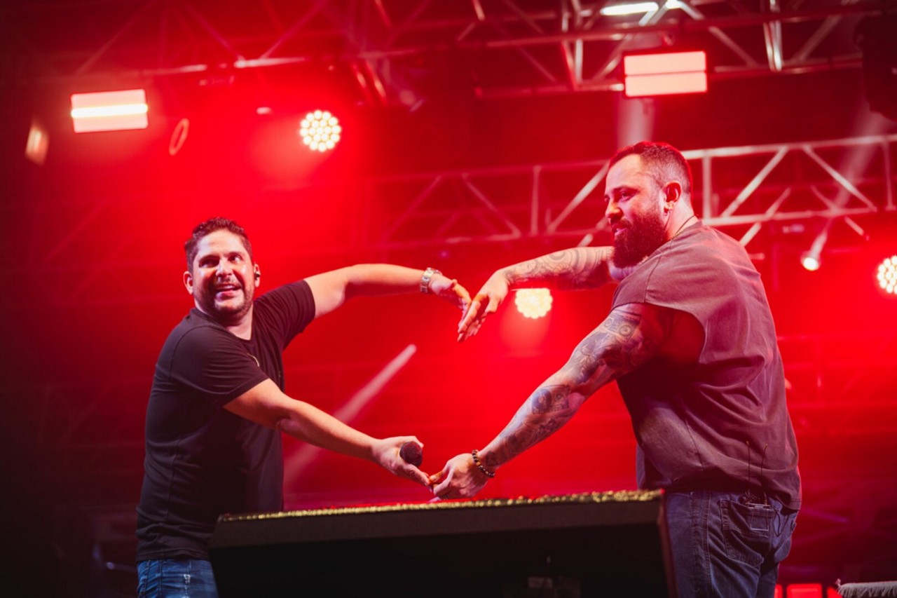 A dupla Jorge & Mateus é um dos destaques do primeiro dia do  Pedro Leopoldo Rodeio Show 