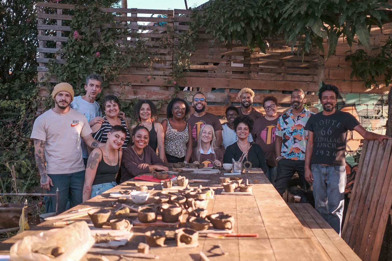 Projeto oferece oficinas gratuitas, sessões de cinema, rodas de conversa e eventos culturais em Pedro Leopoldo