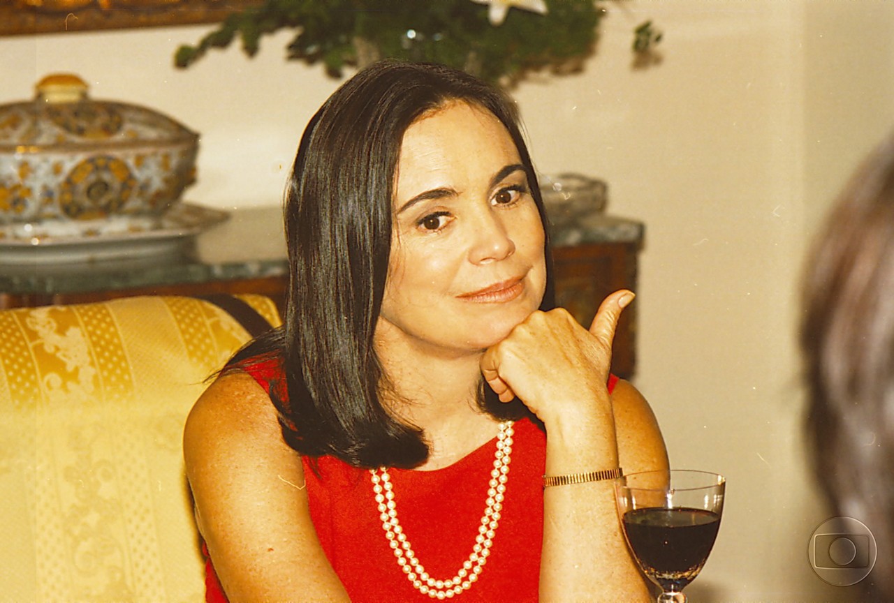 Regina Duarte (Helena Viana)