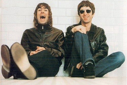 Líderes do Oasis, os irmãos Liam e Noel Gallagher criaram hits e polêmicas 