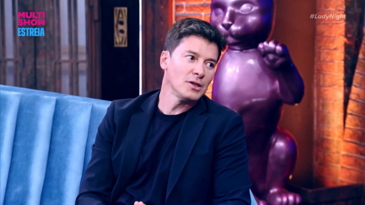 Rodrigo Faro durante participação no 'Lady Night', de Tatá Werneck
