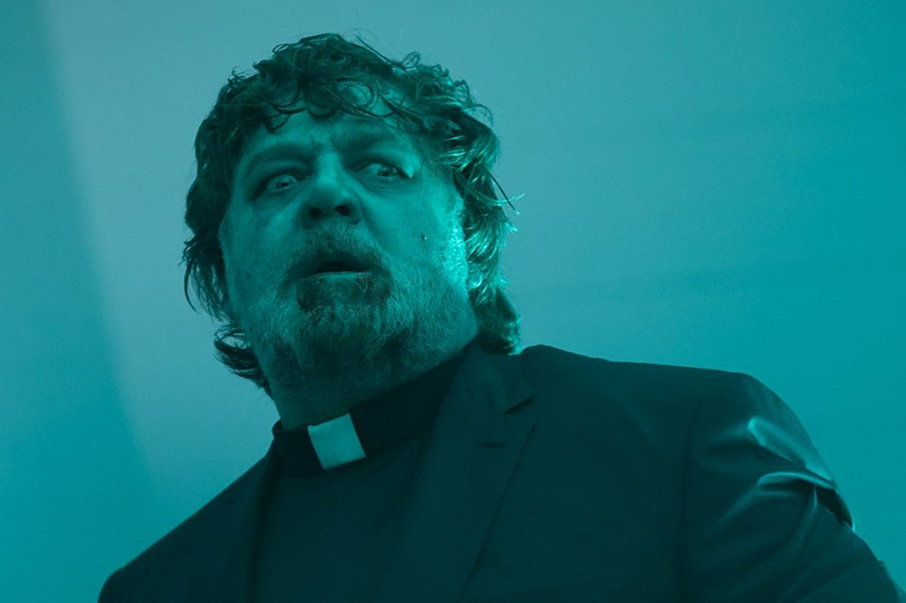 Russell Crowe é exorcista de novo em lançamento dos cinemas