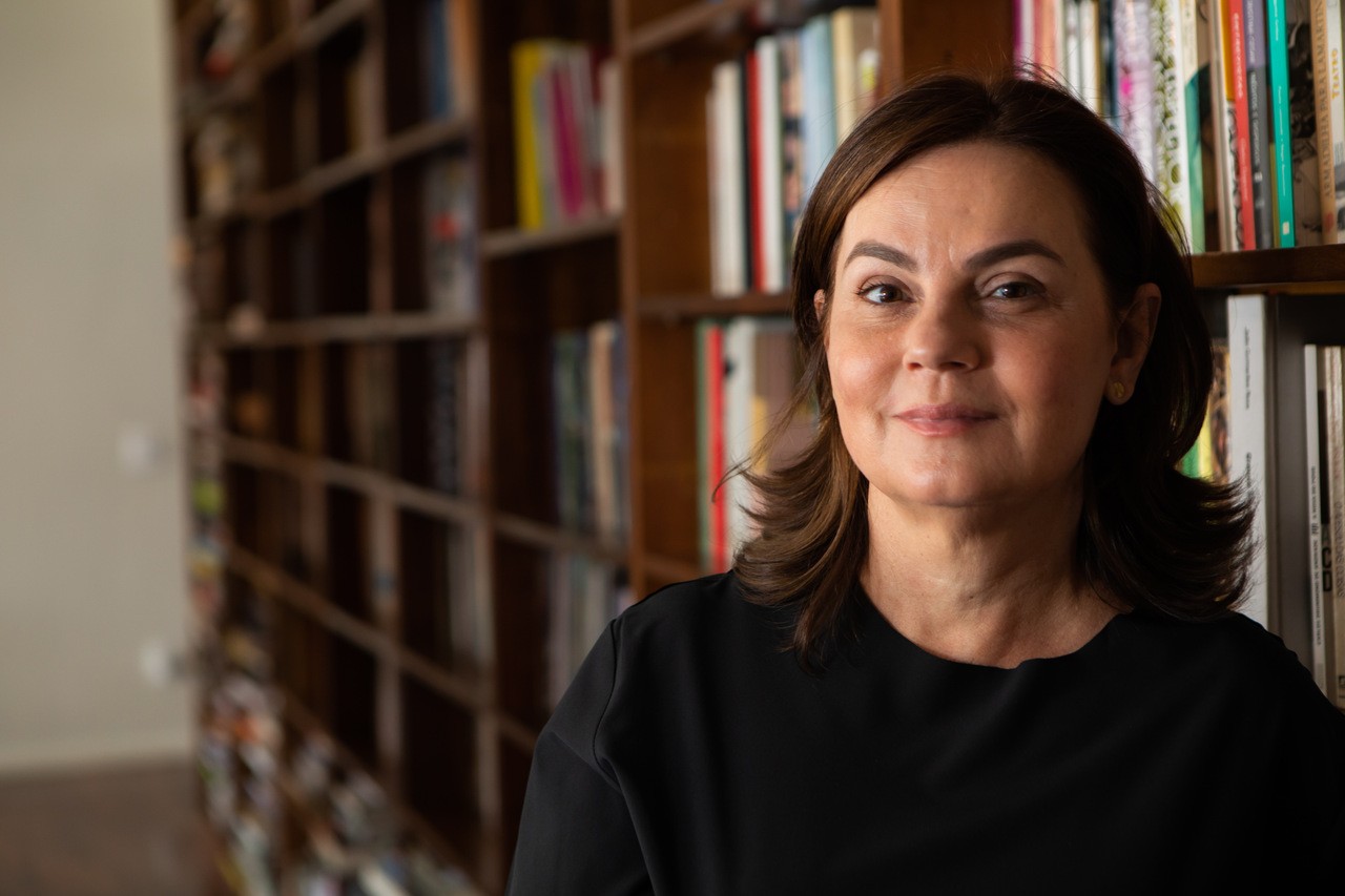 Sabrina Sedlmayer lança livro sobre a gambiarra