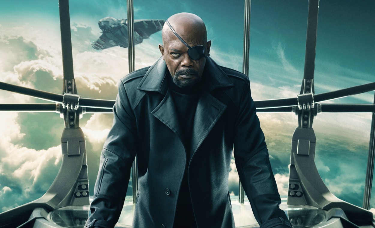 Nick Fury (interpretado por Samuel L. Jackson) responsável pela iniciativa Vingadores e começar a juntar os super-heróis há 17 anos, em 2008 nas cenas pós créditos de Homem de Ferro