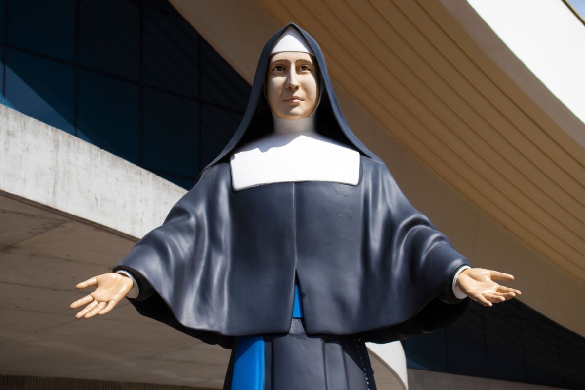 Santa Paulina dedicou sua vida aos necessitados e à educação