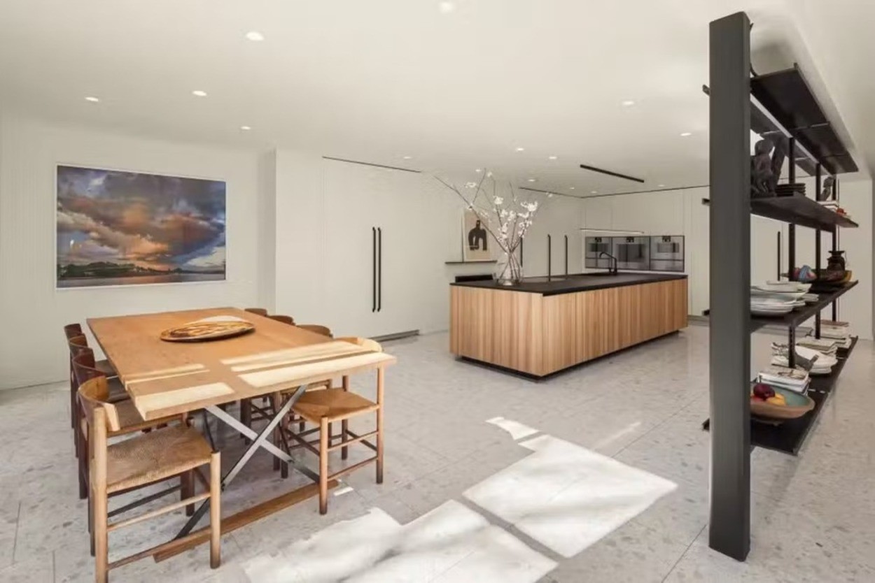 A propriedade fica no bairro de Greenwich Village e tem 735 m².
