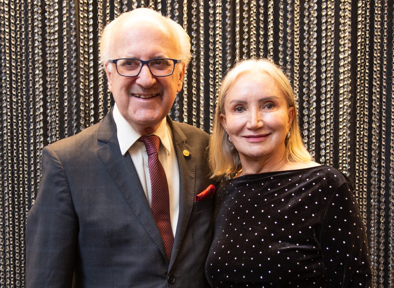 Na recente entrega do "Troféu MG Turismo", o casal anfitrião, Antônio e Sueli Claret Guerra

