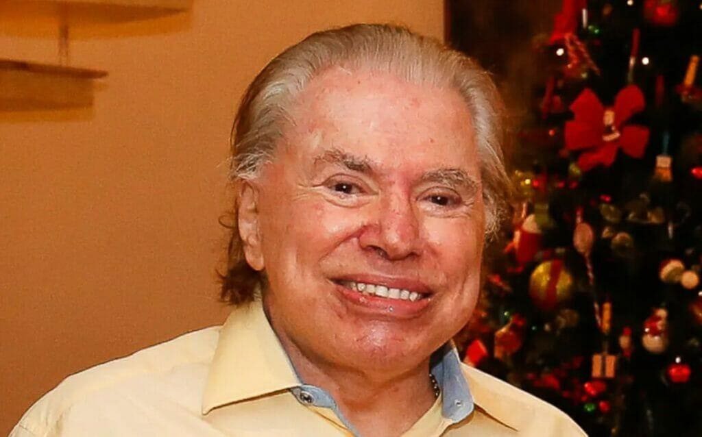 Silvio Santos está internado por precaução