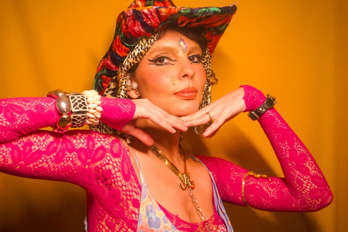 A cantora e compositora Mãeana