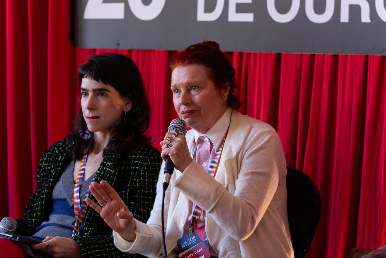 Tereza Trautman (com microfone) participou da 20ª edição da Mostra de Cinema de Ouro Preto