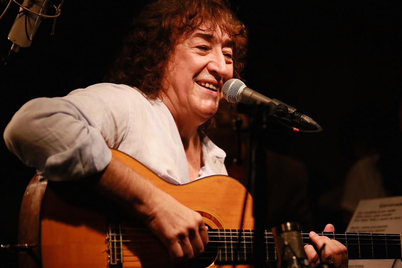 Músico traz no repertório grandes sucessos, como "Diana" e "Céu de Brasília"