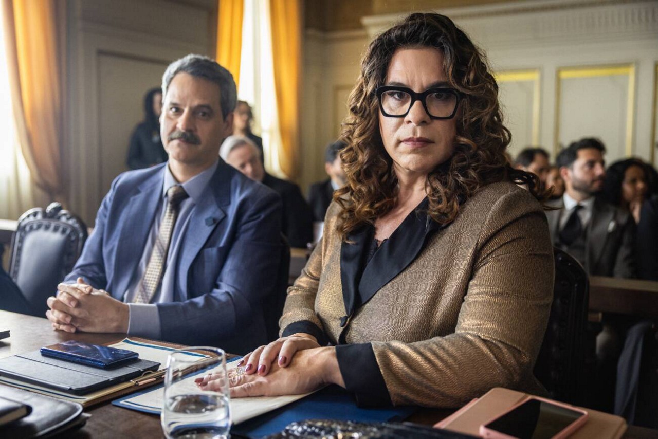 Leandro Hassum e Bruno Garcia em cena de "Uma Advogada Brilhante"
