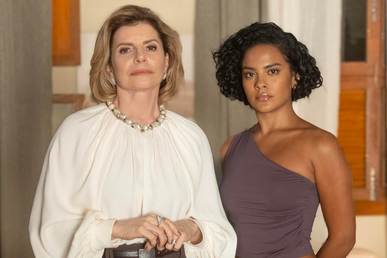 Odete Roitman (Debora Bloch) e Fátima (Bella Campos)