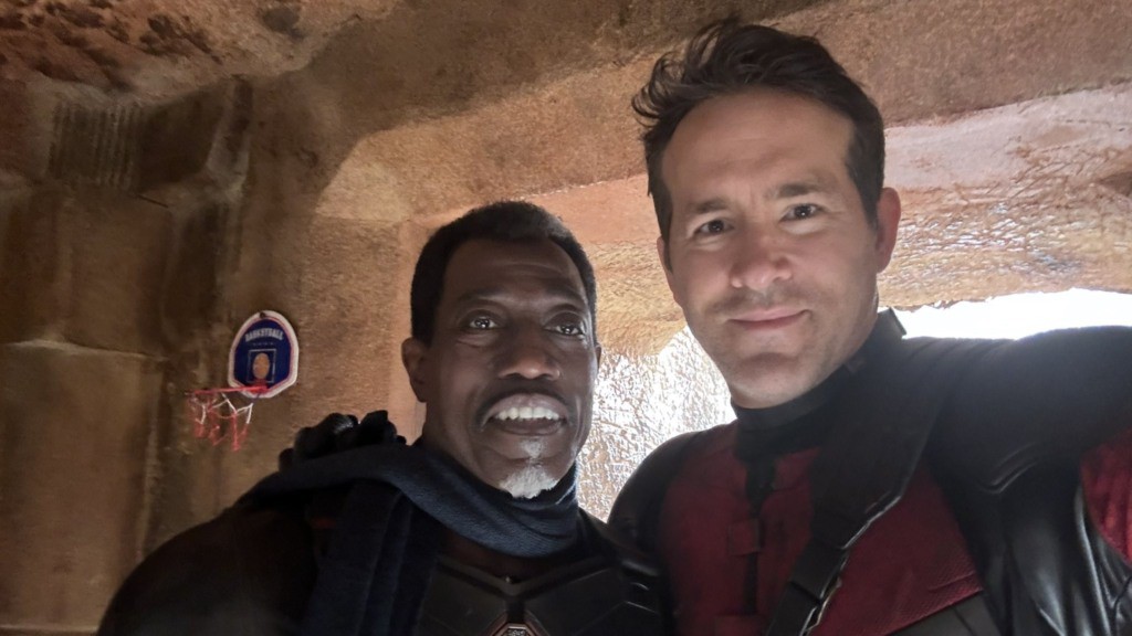 Wesley Snipes e Ryan Reynolds em Deadpool e Wolverine