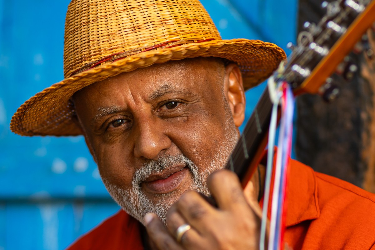 O violeiro e cantador mineiro Wilson Dias
