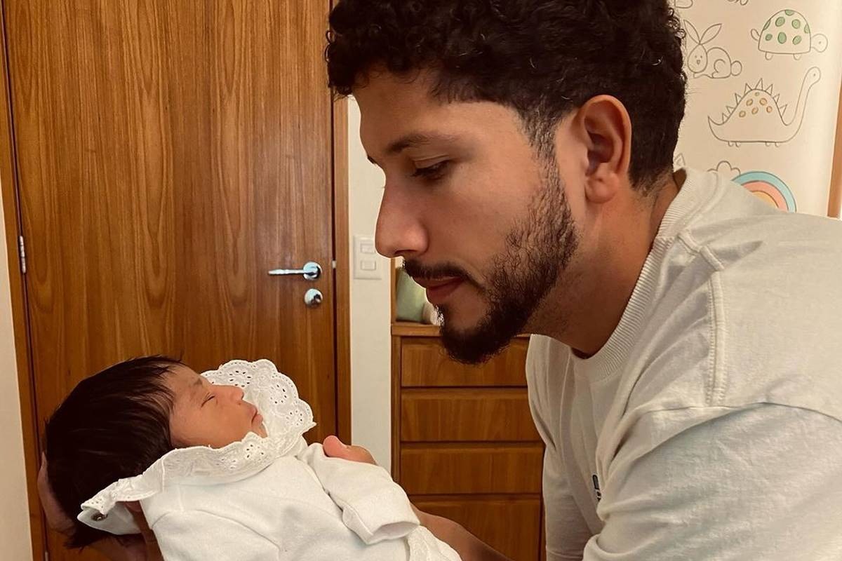 Yuri Lima e sua filha Nala
