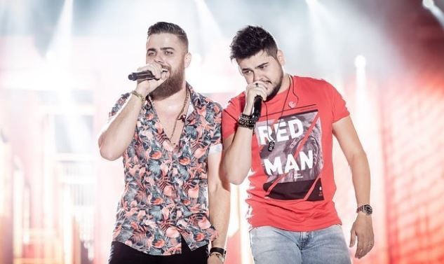 Cantor se emocionou ao falar da rotina de shows