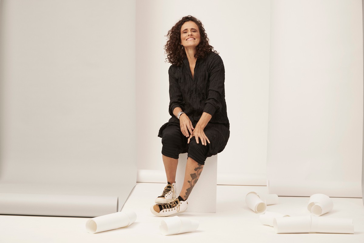 Zélia Duncan vai apresentar na Praça da Assembleia tração principal o show Bailão ZD