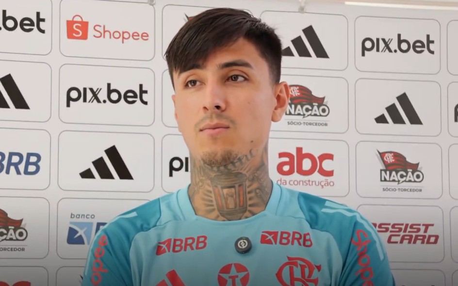 Pulgar em entrevista à FlaTV (Foto: Reprodução)