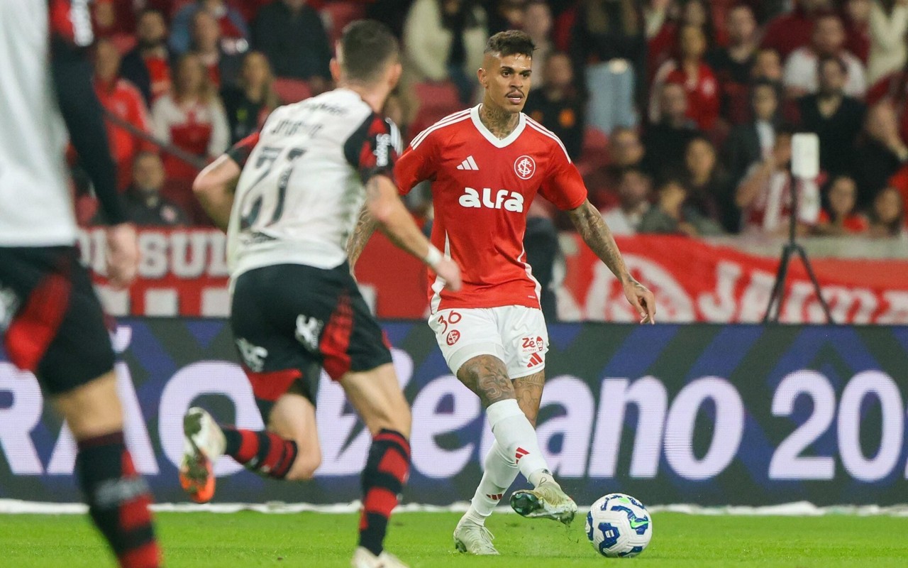 Richard entra no lugar de Thiago Maia (Foto: Ricardo Duarte/SC Internacional)