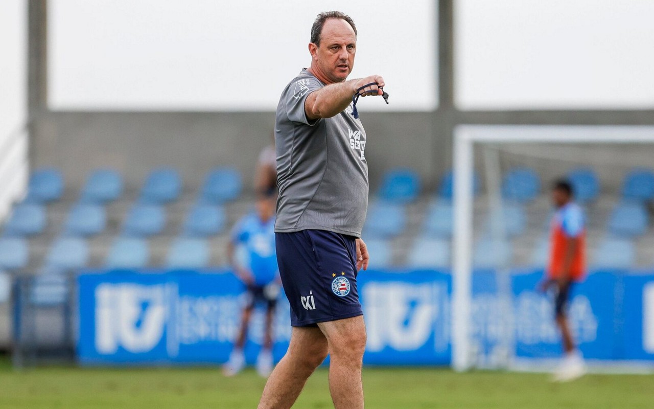 Rogério Ceni comanda treino do Bahia (Foto: Rafael Rodrigues / EC Bahia)