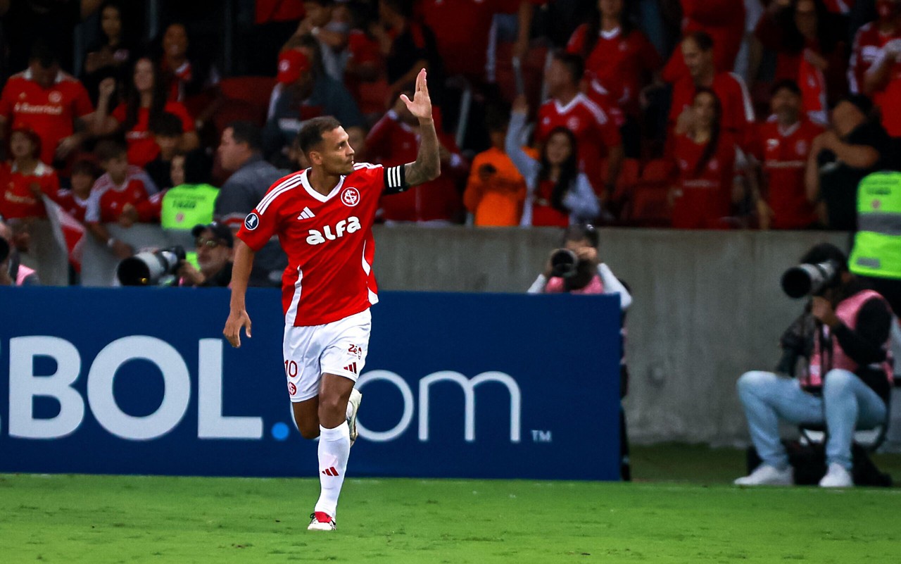 Alan Patrick volta ao time titular após ser poupado na Copa do Brasil (Foto: Maxi Franzoi/AGIF)