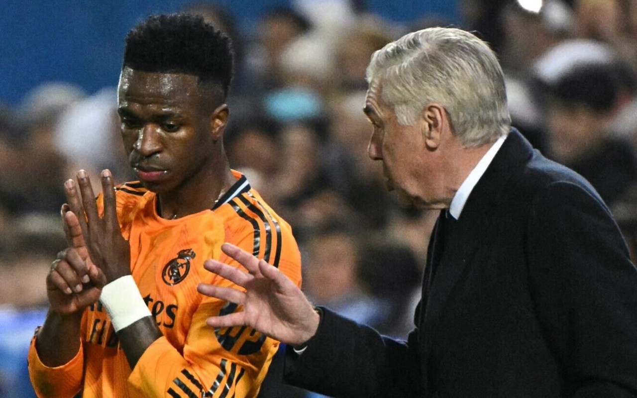Carlo Ancelotti tem duas baixas importantes para escalação do Real Madrid (Foto: Javier Soriano / AFP)