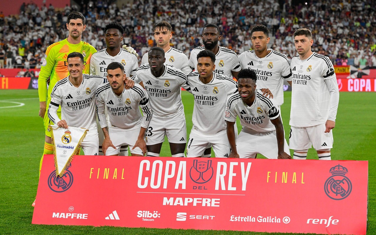 Time do Real Madrid na final da Copa do Rei (Foto: AFP)
