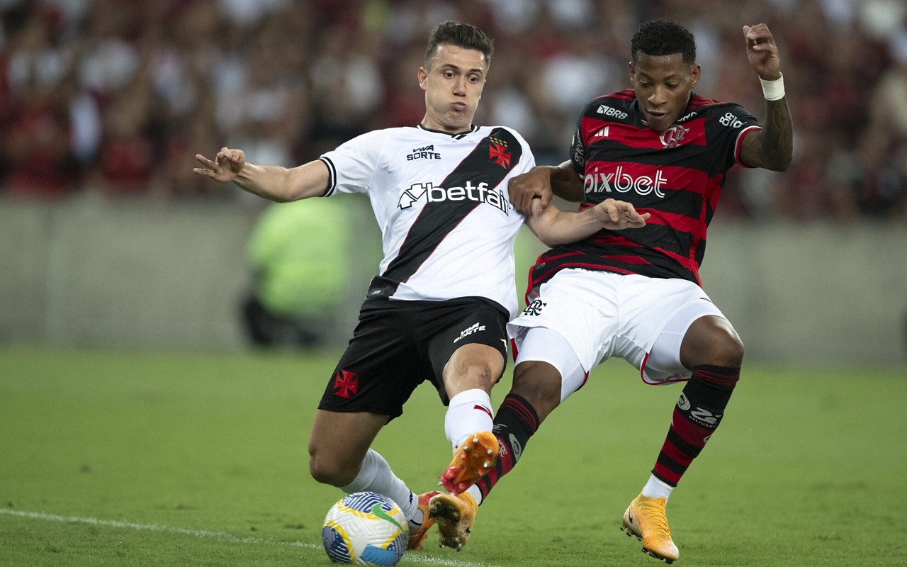 Flamengo e Vasco estão escalados (Foto: Jorge Rodrigues/AGIF)