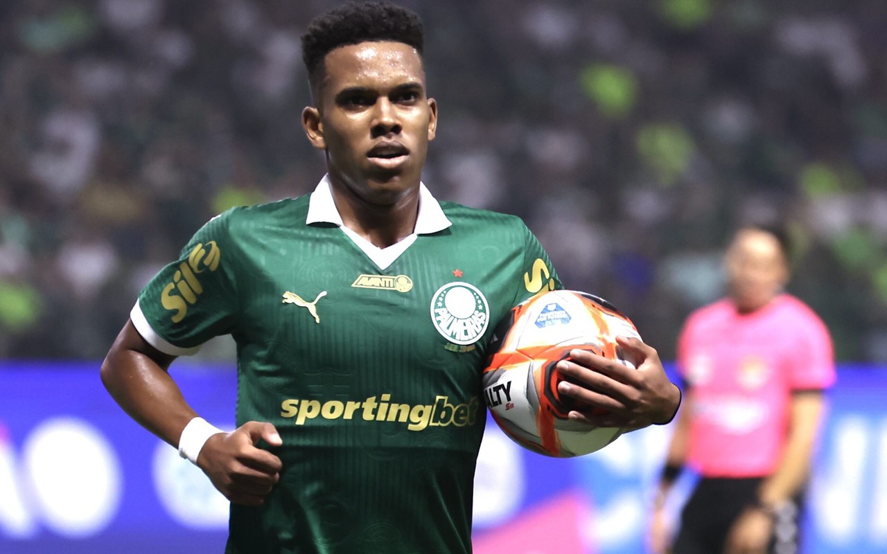 Estêvão será titular contra o Guarani (Foto: Marcello Zambrana/AGIF)