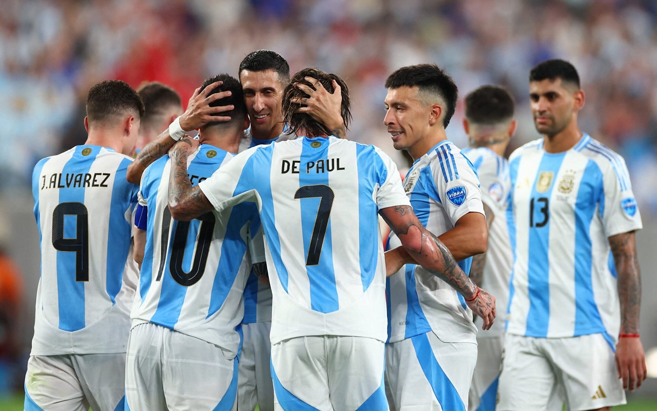 Uruguai e Argentina se enfrentam nas Eliminatórias (Foto: Sarah Stier / GETTY IMAGES NORTH AMERICA / Getty Images via AFP)