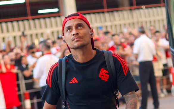 Alan Patrick briga pela artilharia do Gauchão