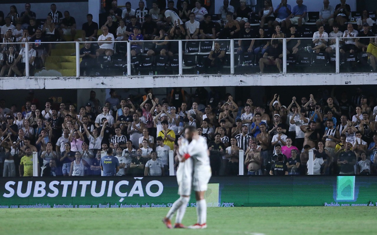 O Santos entram em campo contra o Noroeste em busca da classificação para as quartas do Paulistão. (Foto: Reinaldo Campos/AGIF)