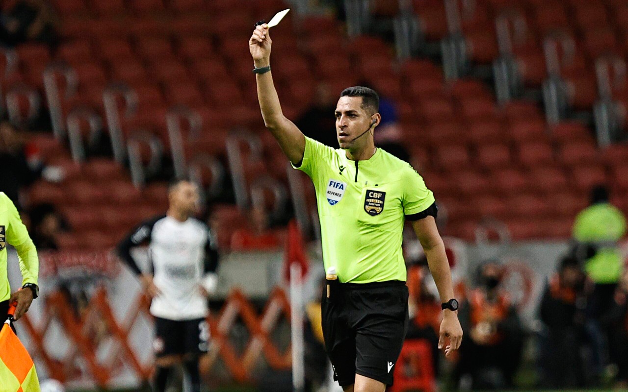Escolha de árbitro para semi da Copa do Brasil gera incômodo no Corinthians
