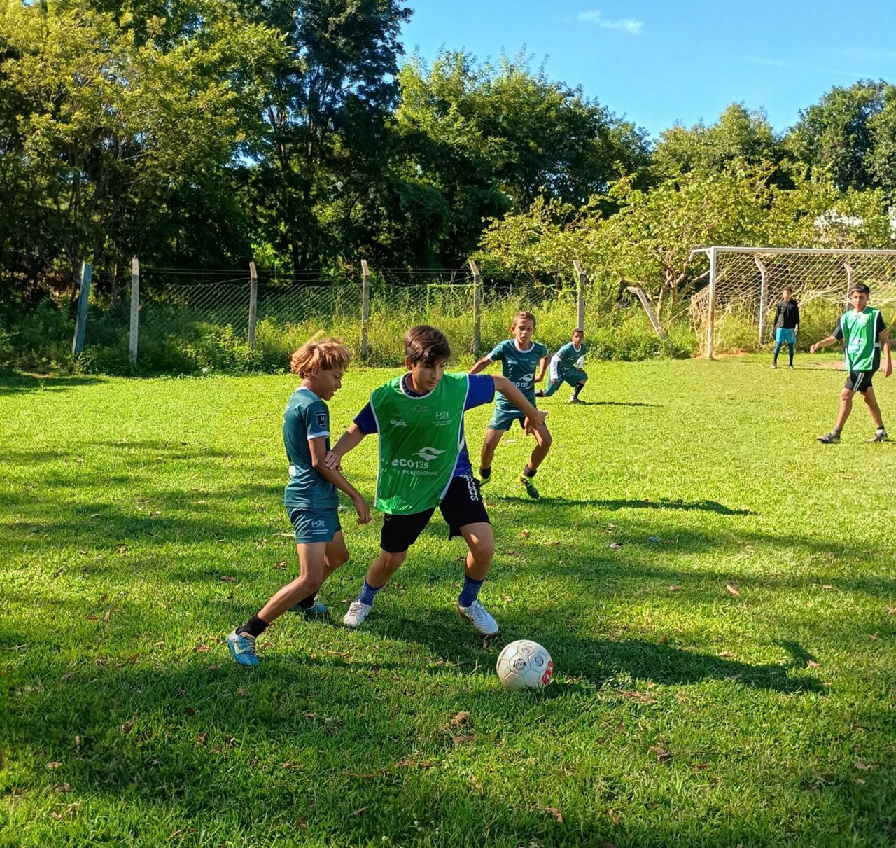 Escolinhas de Futebol AEESB e o desenvolvimento dentro e fora de campo