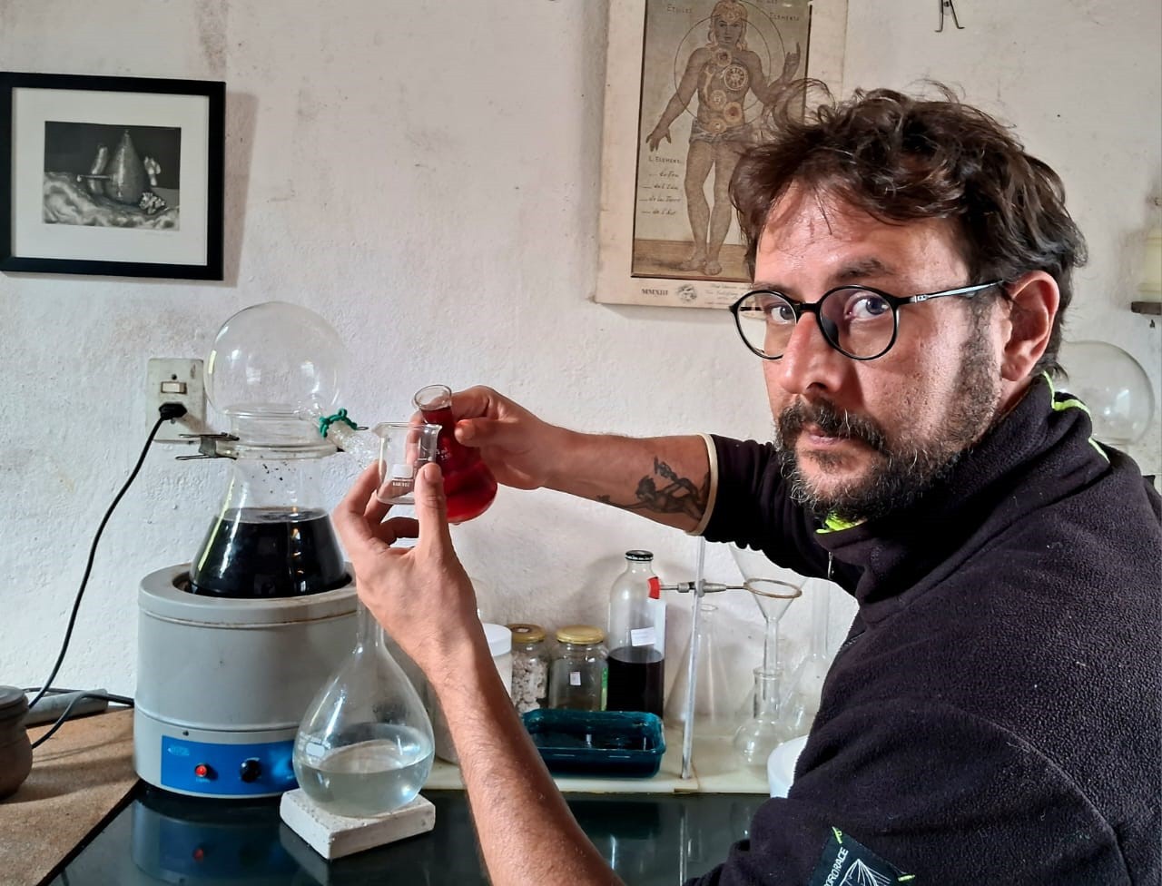 Bernardo Starling é professor de espagiria do Instituto Brasileiro de Aromatologia 