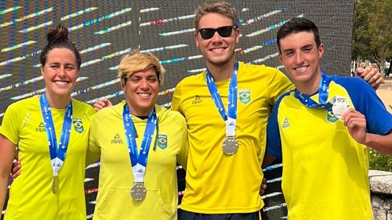 Brasil conquista medalha inédita no revezamento da Copa do Mundo de Águas Abertas 2024 