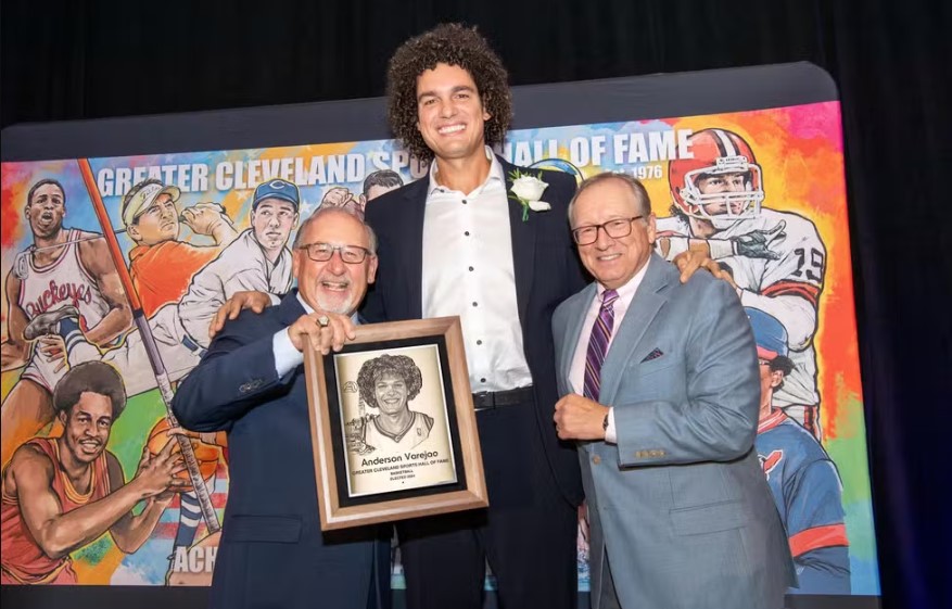 Anderson Varejão entra para o Hall da Fama do Cleveland