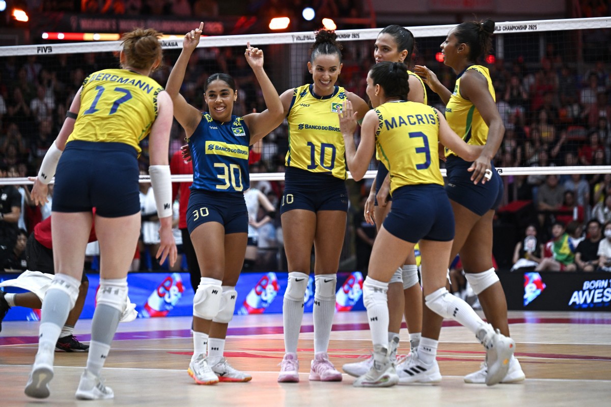 Brasil bateu o Japão por 3 sets a 2 e garantiu a medalha no Mundial