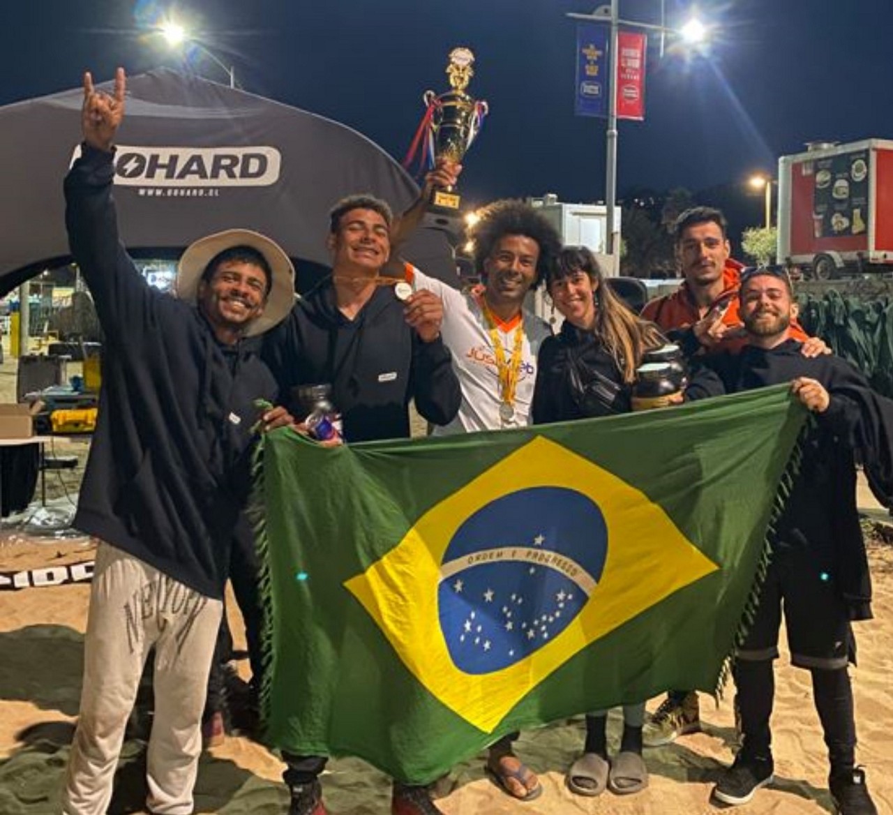 Alisson Ferreira conquista o primeiro lugar no Campeonato Slack ThaT Beach 2025 no Chile
