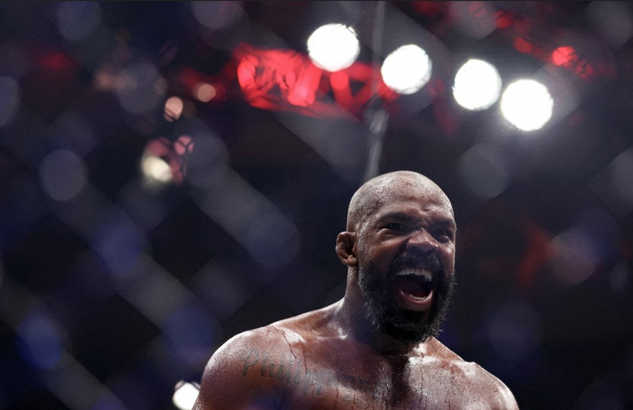 Jon Jones dominou duelo contra Stipe Miocic