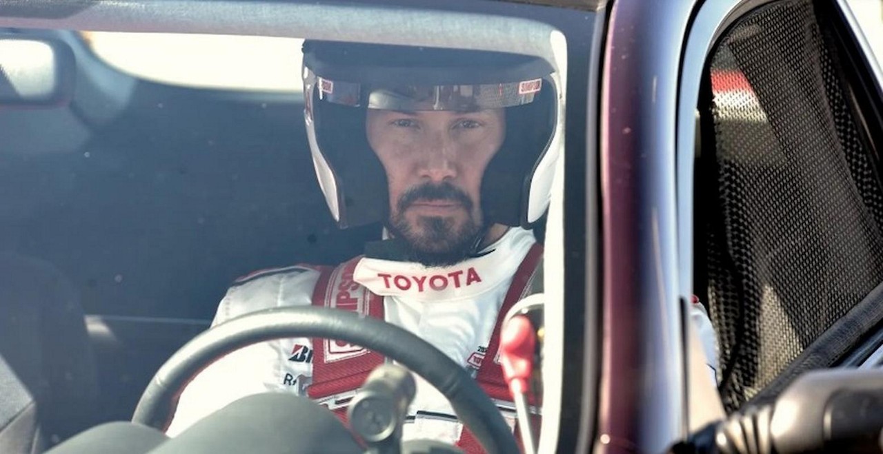 Keanu Reeves estreou mal na Toyota GR Cup, nos Estados Unidos