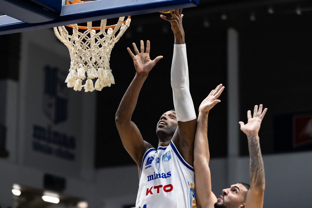 Lance de jogo do KTO Minas durante a primeira fase do NBB 2024/25
