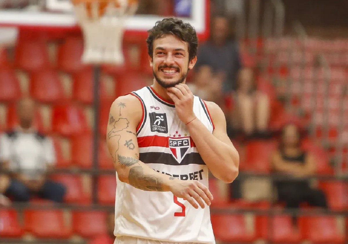 Fischer tem quase 400 jogos no NBB