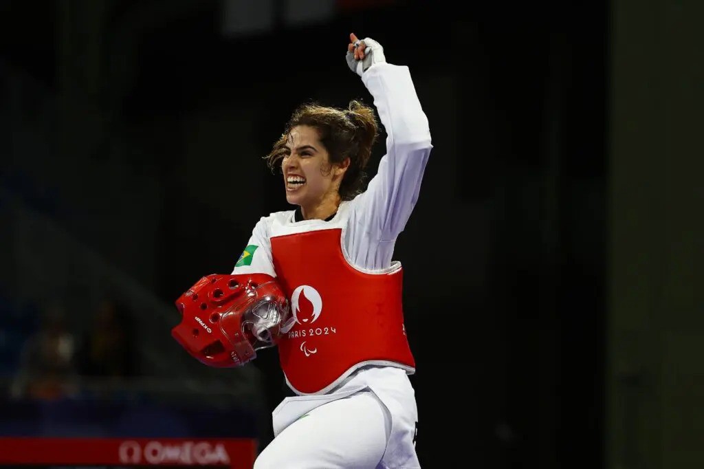 Mineira Ana Carolina conquistou o ouro no taekwondo nos Jogos Paralímpicos de Paris