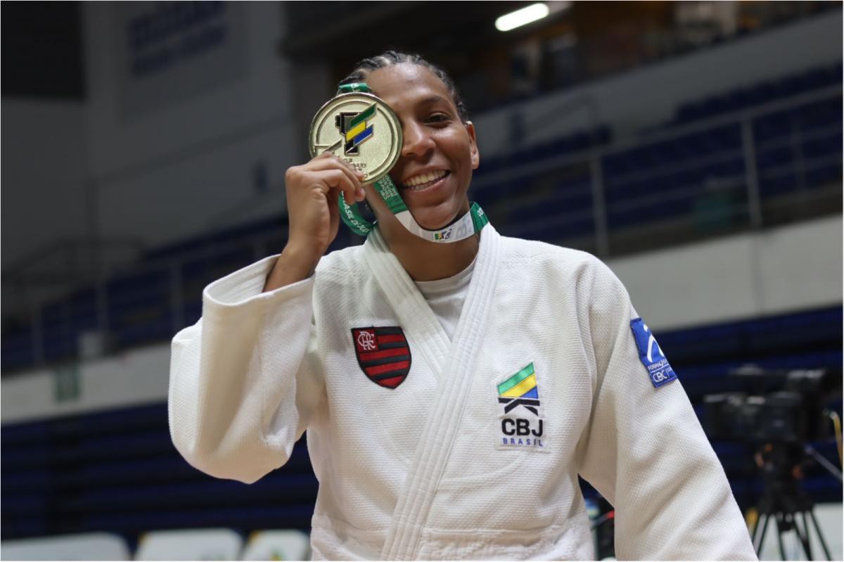 No Troféu Brasil de Judô, Rafaela Silva foi campeã de sua primeira competição oficial em nova categoria.