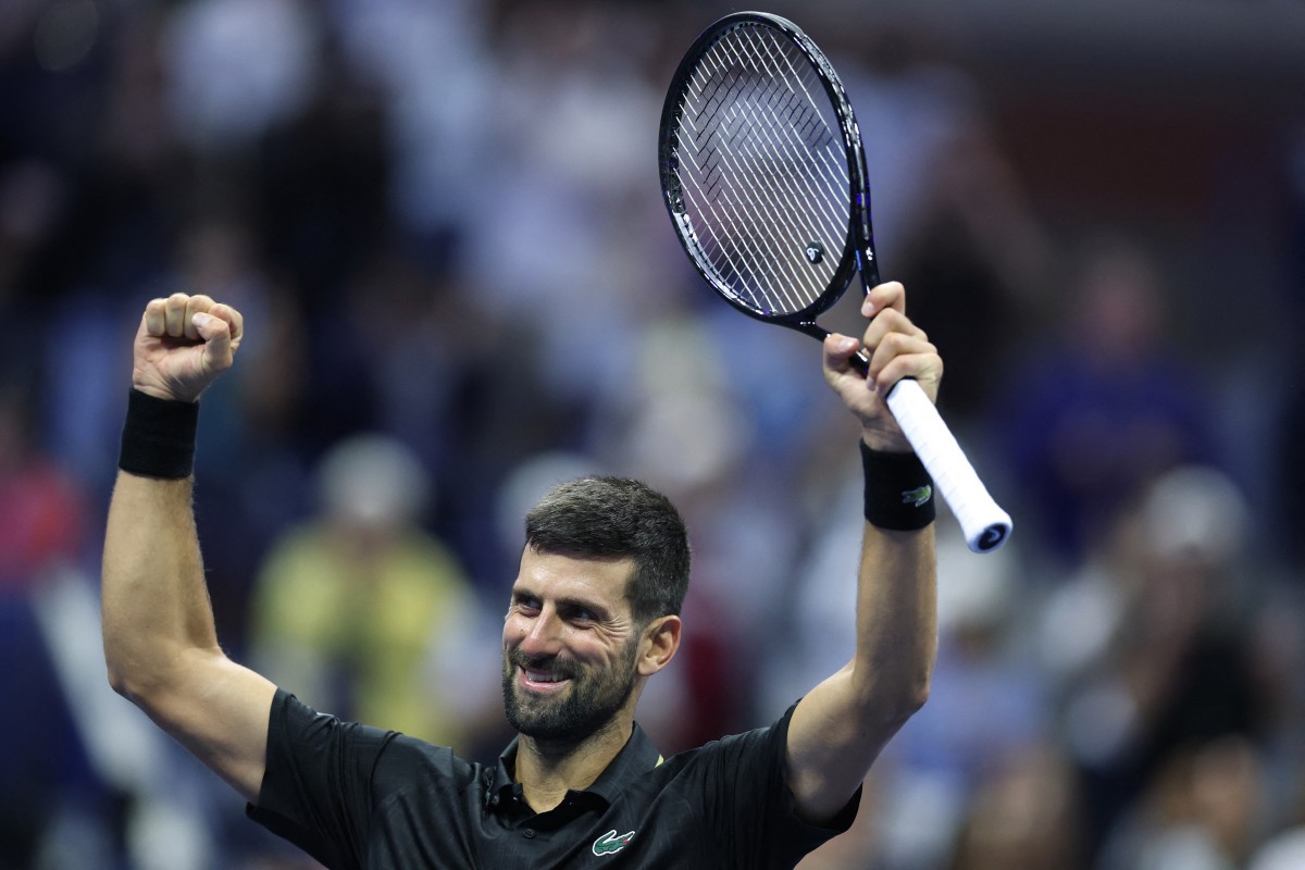 Djokovic celebra triunfo que o leva às quartas de final do US Open 