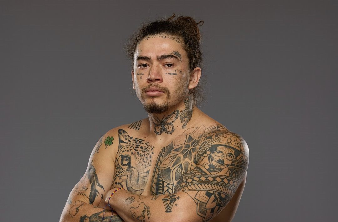 O youtuber brasileiro, Whindersson enfrenta o maior boxeador da Índia. 