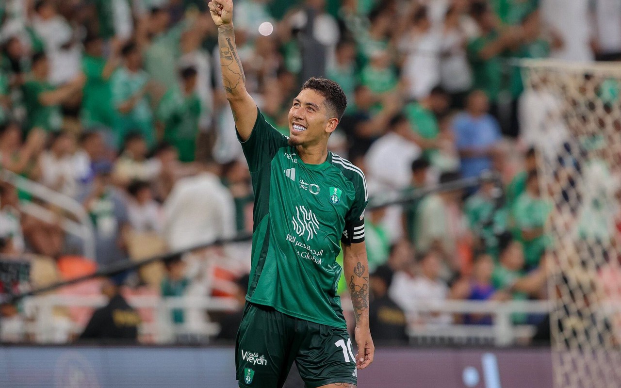 Roberto Firmino comemora gol pelo Al Alhi, da Arábia Saudita (Foto: Divulgação / Al-Ahli)